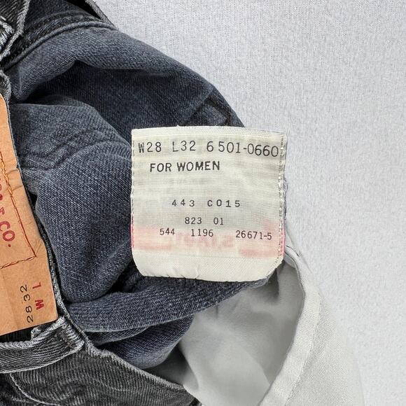 LEVIS Vintage 501 Jeans Womens 28 x 32 Black High Rise Button Fly 1990s Y2K - Picture 11 of 15